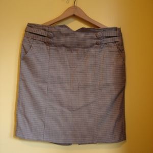 High waisted pencil skirt